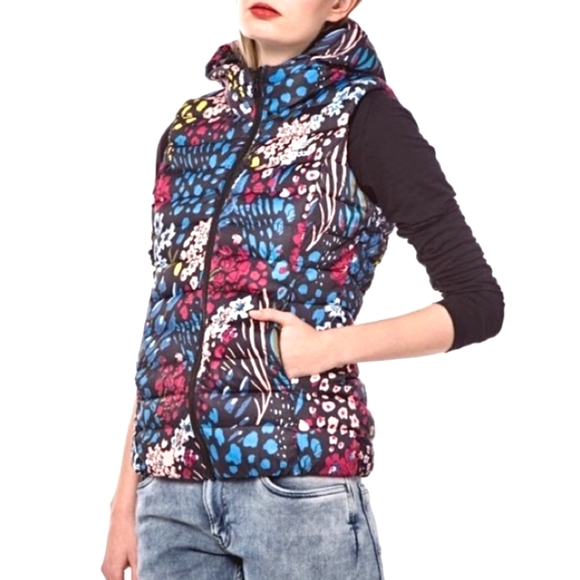 Adidas Original AOP hooded quilted puffer vest vibrant, colorful women's size XS - Picture 1 of 13